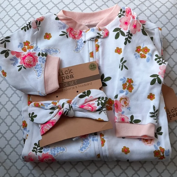 2 piece floral set. Footed onepice and headband - Picture 9 of 11